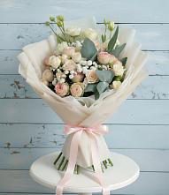 Букет цветов из:  Розы и Лизиантусы #REPLACE_PRED# Курждипскую