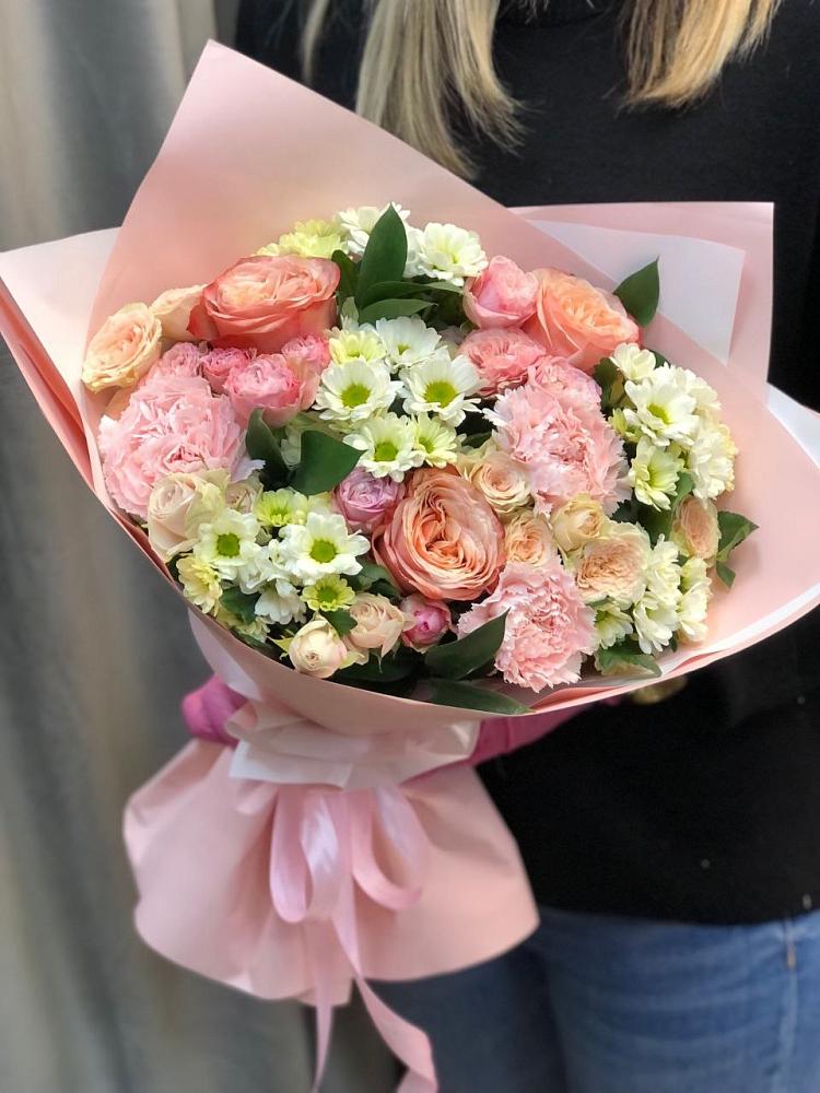 Букет цветов из: Гвоздики, Розы и Хризантемы в Курждипскую