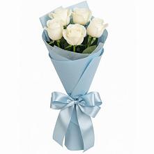 Букет 5 Белых роз Проуд в Курждипскую