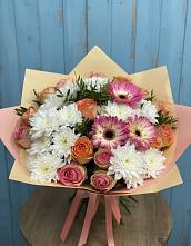 Букет цветов из:  Розы, Герберы и Хризантемы в Курждипскую
