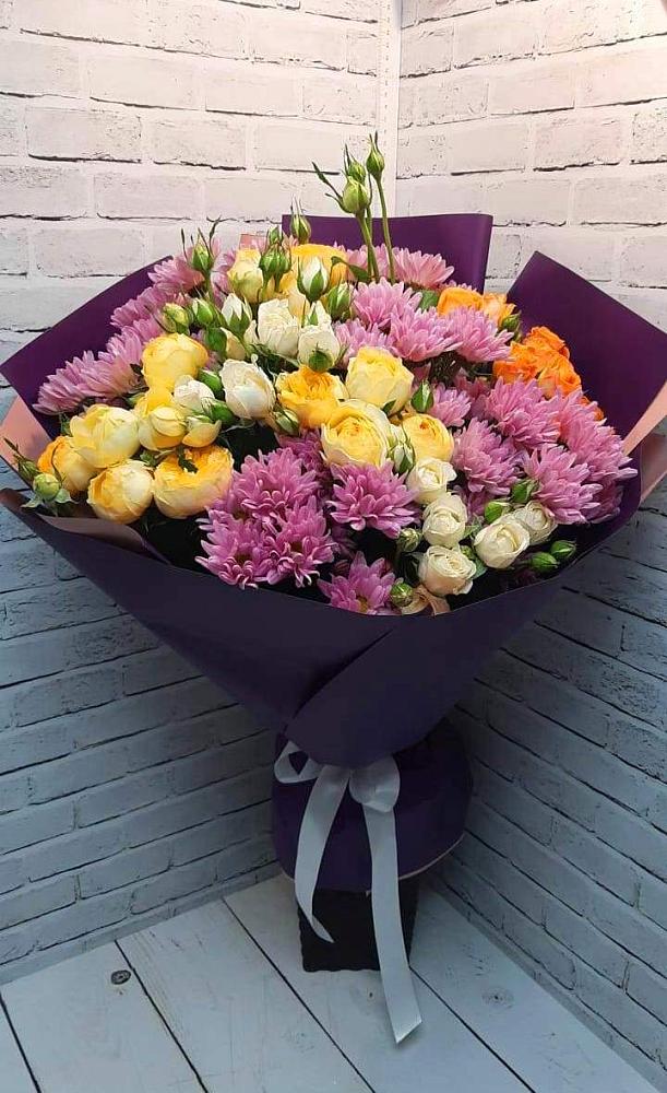 Букет цветов из: Хризантемы и Розы в Курждипскую