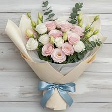 Букет цветов из:  Лизиантусы #REPLACE_PRED# Курждипскую