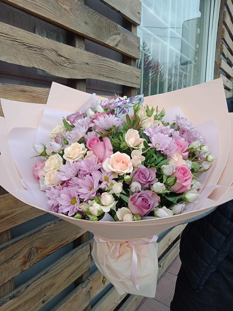 Букет цветов из: Розы и Хризантемы в Курждипскую