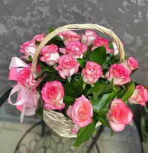 Цветочная композиция из Розы в корзине в Курждипскую