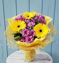 Букет цветов из:  Хризантемы и Герберы в Курждипскую