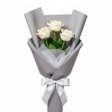 Букет 3 белые розы в Курждипскую