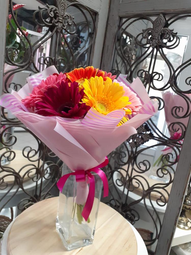 Букет цветов из: Герберы в Курждипскую