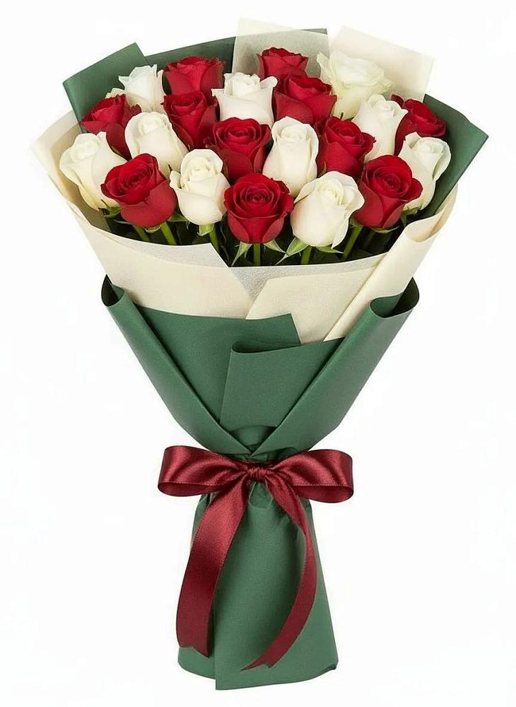 Букет Микс из красных и белых роз в Курждипскую