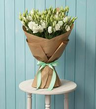 Букет цветов из:  Лизиантусы в Курждипскую