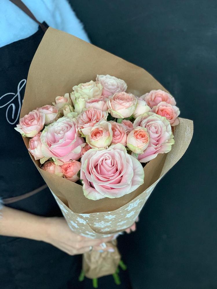 Букет цветов из: Хризантемы и Розы в Курждипскую