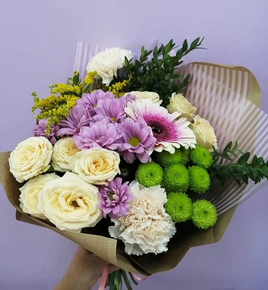 Букет цветов из: Хризантемы, Розы, Гвоздики и Герберы в Курждипскую