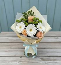 Букет цветов из:  Герберы, Розы и Хризантемы в Курждипскую