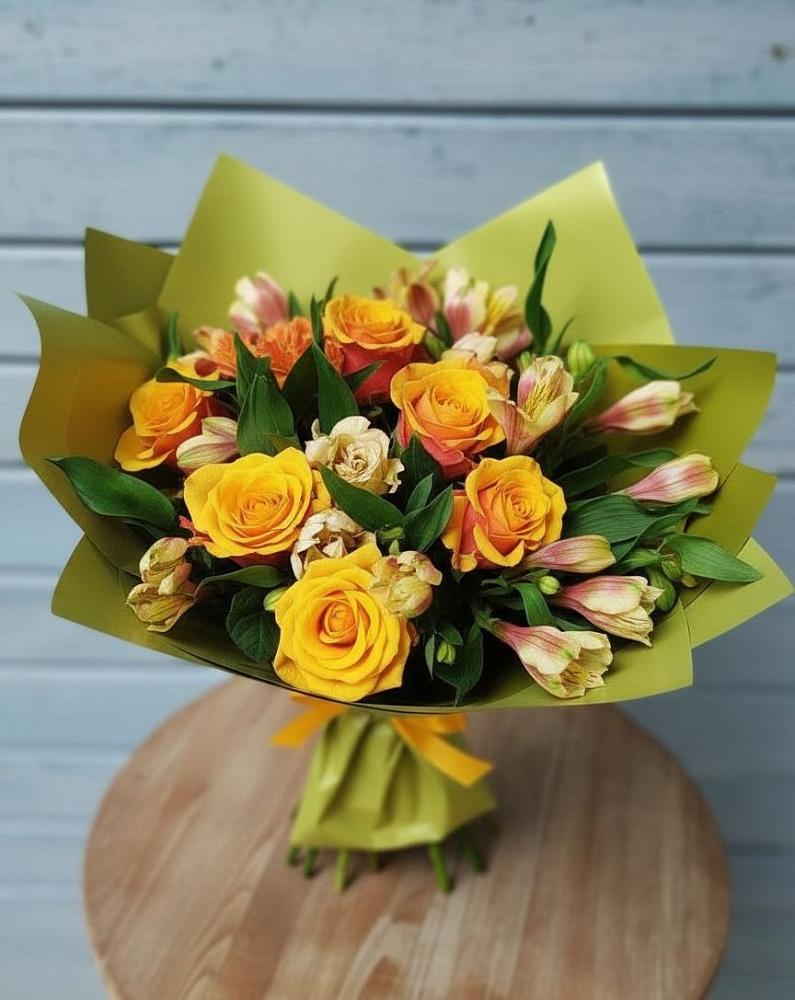 Букет цветов из: Альстромерии и Розы в Курждипскую