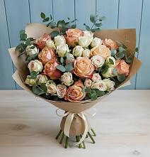 Букет цветов из:  Альстромерии и Розы в Курждипскую