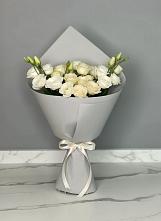 Букет цветов из:  Розы и Лизиантусы в Курждипскую